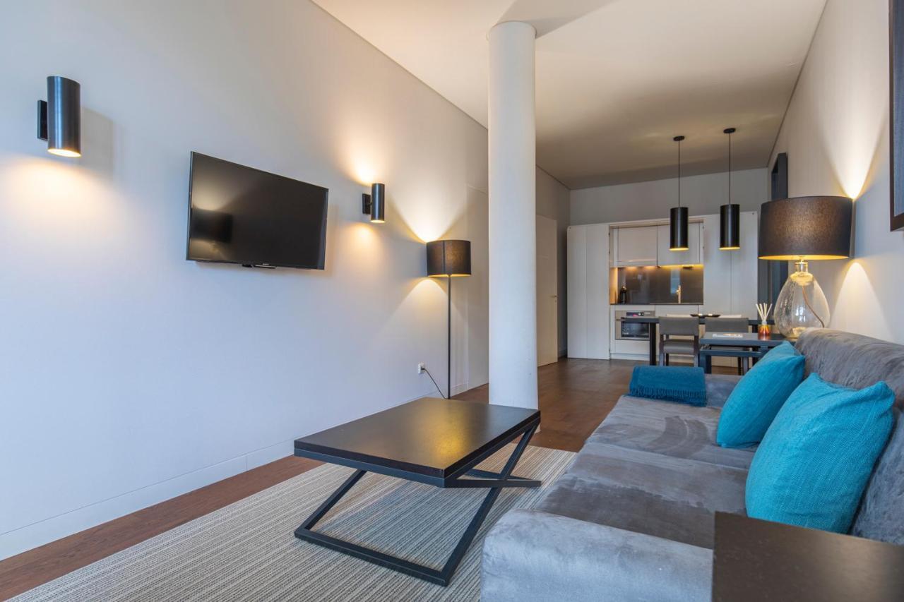 8 Building 420 Apartment *